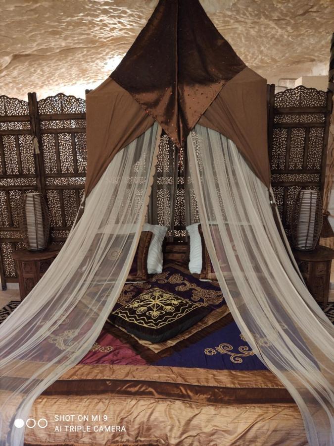 Troglodelice Bed & Breakfast Azay-le-Rideau Bagian luar foto