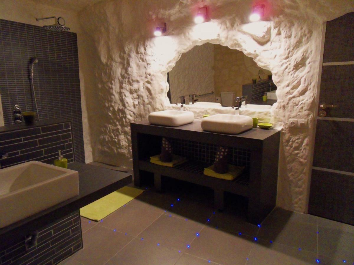 Troglodelice Bed & Breakfast Azay-le-Rideau Bagian luar foto